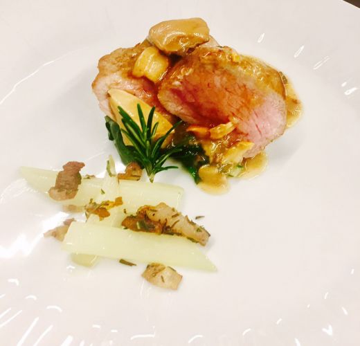 Lombata di vitellone con funghi invernali e bietole col lardo Arnad